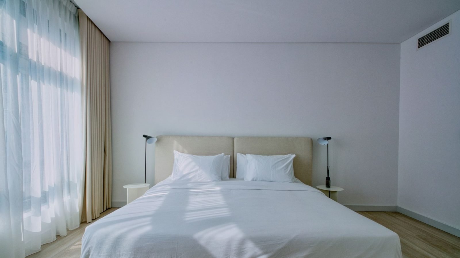 Holiday Let & Airbnb Cleaning Checklist: What Southend Hosts Need to Know