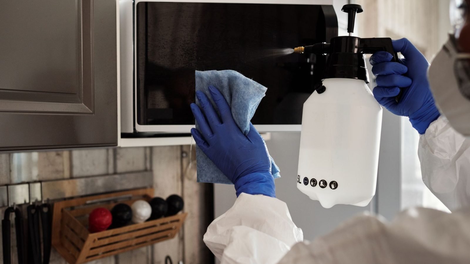 The 15-Minute Micro-Cleaning Method: How to Keep a Spotless Home Without the Weekly Marathon